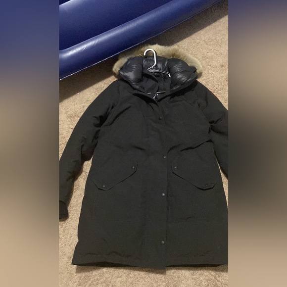 Winter Coat Brought 3 weeks ago To small. All 100% authentic. - Picture 1 of 5